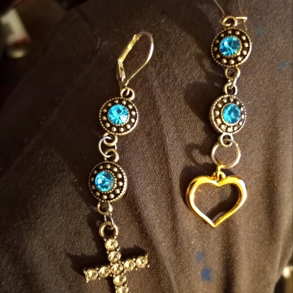 Earrings - Picture 1 of 1